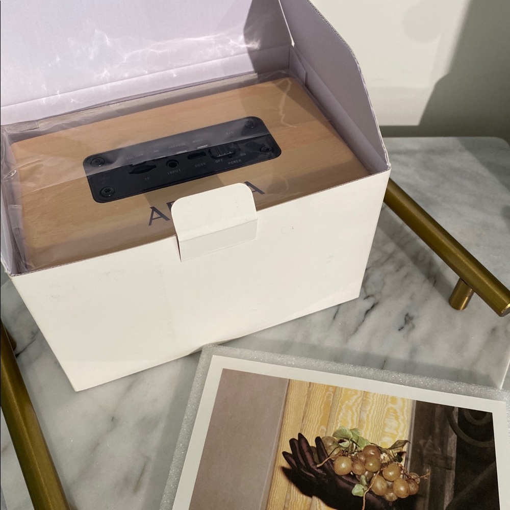 ✨Sold✨ Aritzia Bluetooth Speaker - Picture 6 of 7